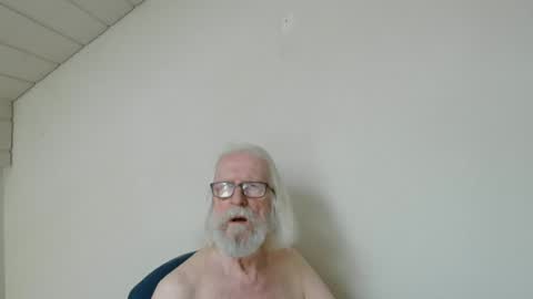 Snapshot of onanister chatting on 06/16/26, 07:55 Somewhere over the rainbow online show from 06/16/26, 07:55