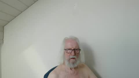 Snapshot of onanister chatting on 06/23/26, 06:44 Somewhere over the rainbow online show from 06/23/26, 06:44