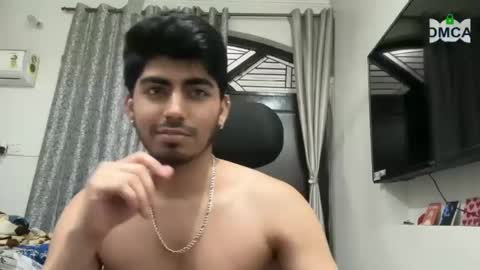 Snapshot of onarch chatting on 10/31/25, 07:48 onarch online show from 10/31/25, 07:48