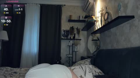 Ana online show from 11/28/25, 07:33