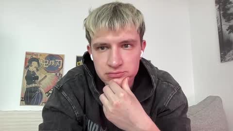 couple Lu sexy chick in middle and Jimmyblonde our friend Brianglasses online show from 03/08/25, 10:32