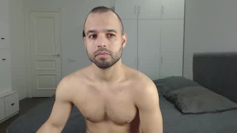 onebestlover online show from 02/21/25, 08:29