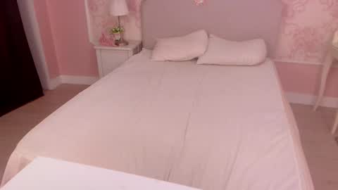 Nicole online show from 12/24/24, 05:49