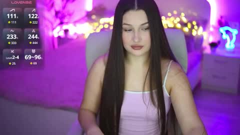 L A Y A online show from 10/03/25, 07:00