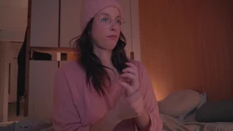 Snapshot of onelittlemermaid chatting on 12/29/24, 07:22 Ariel online show from 12/29/24, 07:22