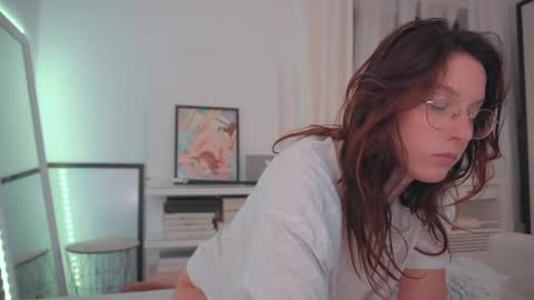 Snapshot of onelittlemermaid chatting on 02/04/25, 10:45 Ariel online show from 02/04/25, 10:45