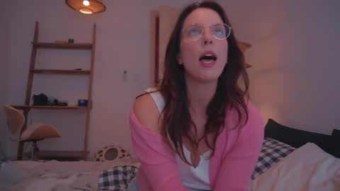 Snapshot of onelittlemermaid chatting on 02/22/25, 10:42 Ariel online show from 02/22/25, 10:42