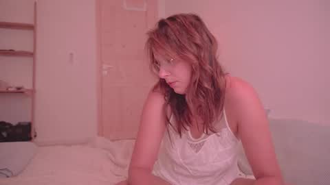 Snapshot of onelittlemermaid chatting on 10/10/25, 09:25 Ariel online show from 10/10/25, 09:25