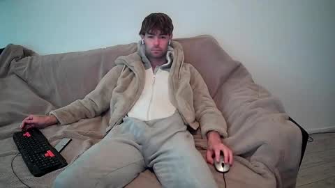 Snapshot of onesieboyx chatting on 11/25/25, 10:59 onesieboyx online show from 11/25/25, 10:59