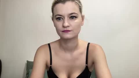 Onika online show from 11/28/25, 04:31