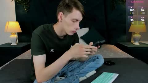 Erick  online show from 11/22/25, 05:06