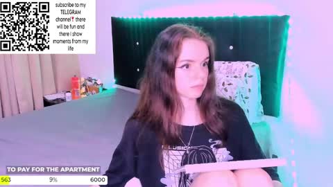 Snapshot of only_sarah1 chatting on 12/17/24, 02:12 only_sarah1 online show from 12/17/24, 02:12