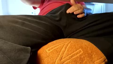 Snapshot of onlydickcam chatting on 11/04/25, 08:35 Maggus online show from 11/04/25, 08:35