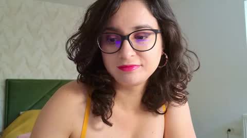 onlyella92_ online show from 10/13/25, 08:14