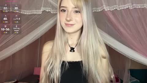 Snapshot of onlyeva1 chatting on 05/17/26, 08:01 Eva online show from 05/17/26, 08:01