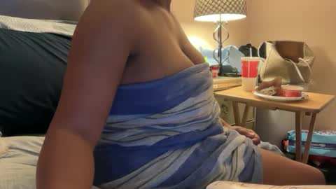 Snapshot of onlyinurdreams00 chatting on 09/09/25, 04:01 onlyinurdreams00 online show from 09/09/25, 04:01