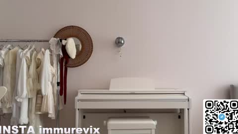 Snapshot of onlykitty_chillhere chatting on 05/06/26, 09:36 BARBARA online show from 05/06/26, 09:36