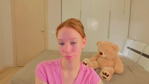 Lily online show from 11/06/25, 03:24