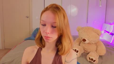 Lily online show from 11/07/25, 11:43