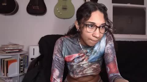 Snapshot of onlystrings chatting on 02/09/25, 06:33 Duo online show from 02/09/25, 06:33