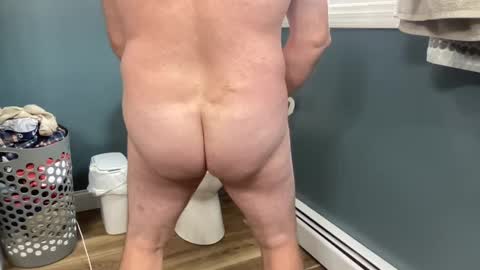 Snapshot of onthedlhere chatting on 12/21/24, 05:40 onthedlhere online show from 12/21/24, 05:40