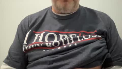 Snapshot of onthedlhere chatting on 01/16/25, 03:56 onthedlhere online show from 01/16/25, 03:56