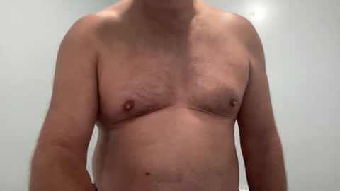 Snapshot of onthedlhere chatting on 10/18/25, 01:01 onthedlhere online show from 10/18/25, 01:01