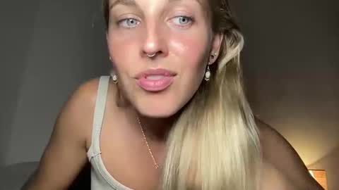 Snapshot of onyx_unleashed chatting on 11/08/25, 01:17 onyx_unleashed online show from 11/08/25, 01:17