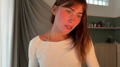 Snapshot of oofbabe__ chatting on 07/05/26, 10:28 Helen online show from 07/05/26, 10:28