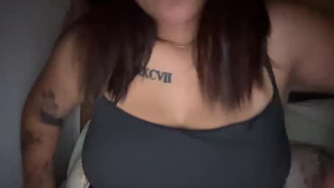 Snapshot of oohhellothere chatting on 09/15/25, 05:18 Miss Girly online show from 09/15/25, 05:18