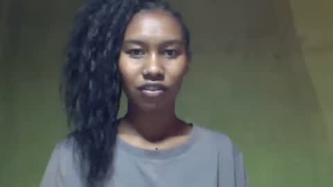 oolyette online show from 10/02/25, 07:15