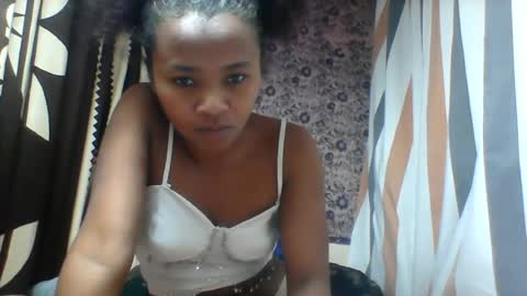 oooozafiette online show from 07/11/26, 10:22