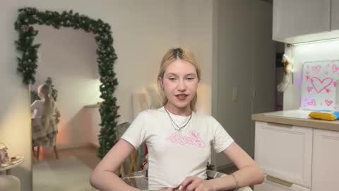 Snapshot of oops_my_english chatting on 01/05/26, 07:17 Nancy online show from 01/05/26, 07:17