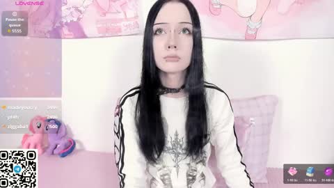 Ophelia online show from 04/08/26, 09:31