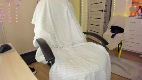 Ophelia online show from 04/02/26, 05:27