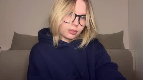 Ophelia online show from 03/23/26, 10:47