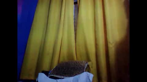 Snapshot of opree_pirocudo chatting on 05/16/26, 06:43 Opree online show from 05/16/26, 06:43