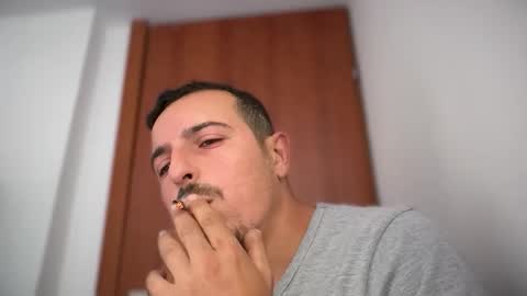 or online show from 10/31/25, 08:48