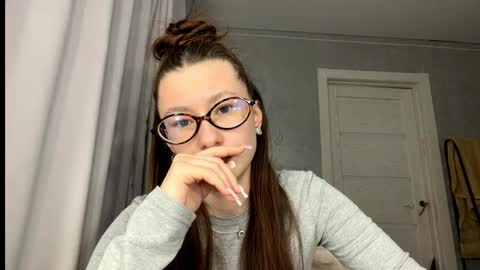 Snapshot of oralianoviello chatting on 03/04/26, 01:33 Eva online show from 03/04/26, 01:33