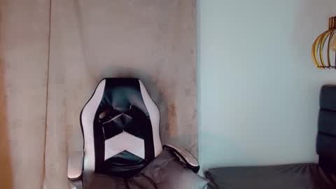 Oriana braom online show from 02/25/25, 02:03