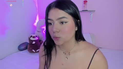 Snapshot of oriana_guzman chatting on 11/19/25, 12:10 Miss Guzman online show from 11/19/25, 12:10