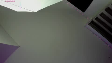 Snapshot of oriana_guzman chatting on 12/22/25, 11:02 Miss Guzman online show from 12/22/25, 11:02