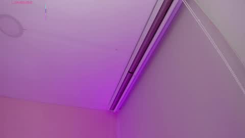 Snapshot of oriana_guzman chatting on 03/04/26, 01:22 Miss Guzman online show from 03/04/26, 01:22