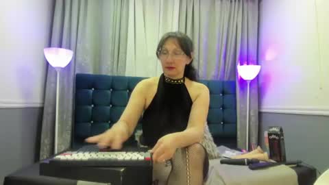 Snapshot of oriana_jhonson chatting on 06/18/26, 12:22 Oriana online show from 06/18/26, 12:22
