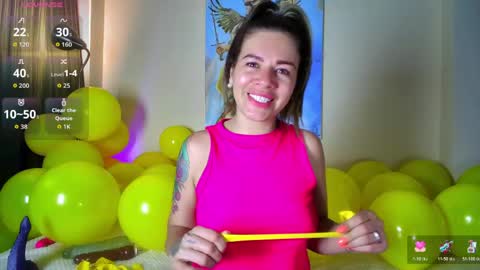 Snapshot of oriana_thomson2 chatting on 05/14/26, 05:58 Oriana online show from 05/14/26, 05:58