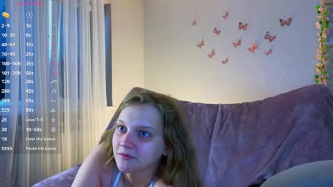 Snapshot of orivienne chatting on 05/19/26, 04:02 Dolores online show from 05/19/26, 04:02