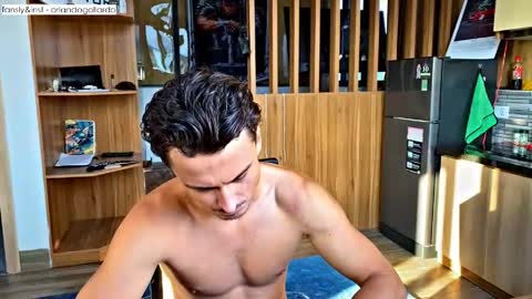 Snapshot of orlando__bloom chatting on 06/03/26, 10:07 Fansly and Instagram - online show from 06/03/26, 10:07