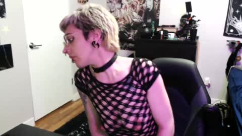 Snapshot of orphyx chatting on 06/26/26, 05:34 Entropy online show from 06/26/26, 05:34