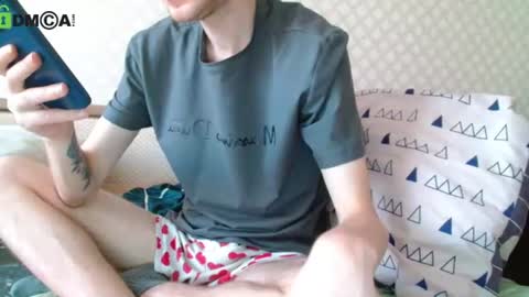 Snapshot of oscar_wildy chatting on 07/18/26, 03:05 Oscar online show from 07/18/26, 03:05