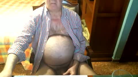 Snapshot of oscarw chatting on 04/05/26, 04:04 Oscar online show from 04/05/26, 04:04